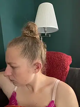 Girlnina-1995 online show from October 28, 10:36 am