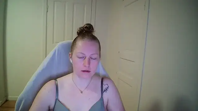 Girlnina-1995 online show from March 30, 7:32 am