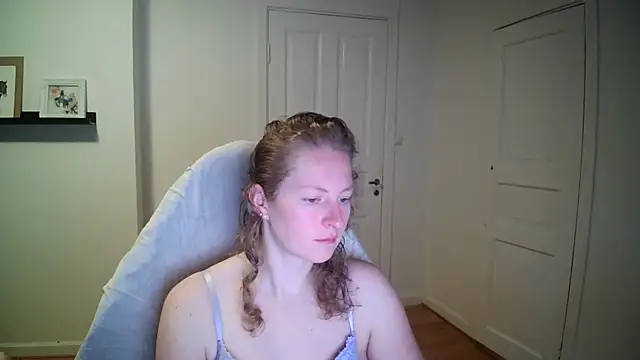 Girlnina-1995 online show from December 1, 9:43 am