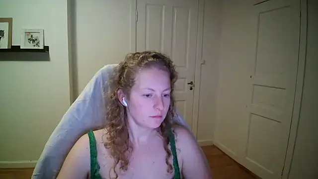 Girlnina-1995 online show from November 3, 7:28 pm