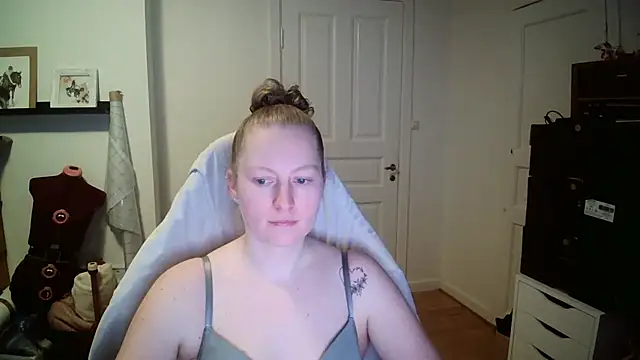 Girlnina-1995 online show from January 7, 9:58 am