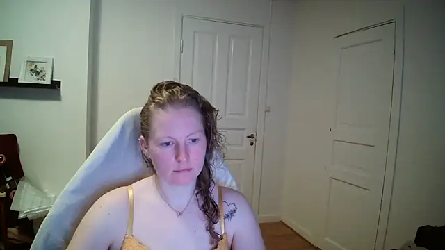 Girlnina-1995 online show from March 9, 7:56 am