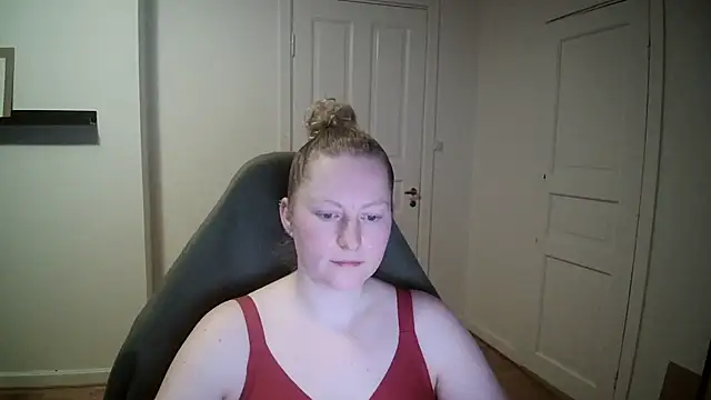Snapshot of Girlnina-1995 chatting on February 26, 6:59 pm Girlnina-1995 online show from February 26, 6:59 pm
