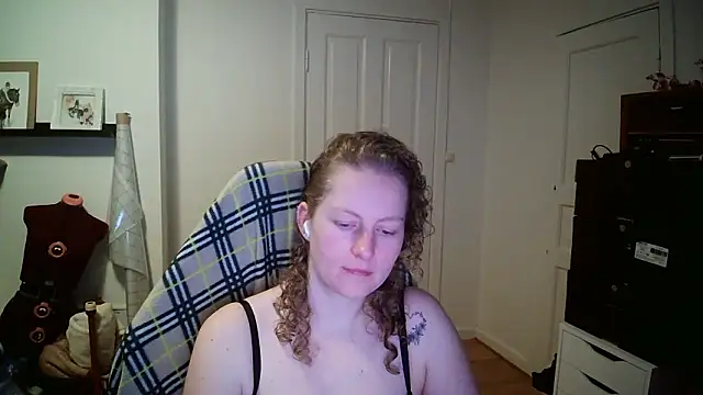 Girlnina-1995 online show from January 13, 8:40 am