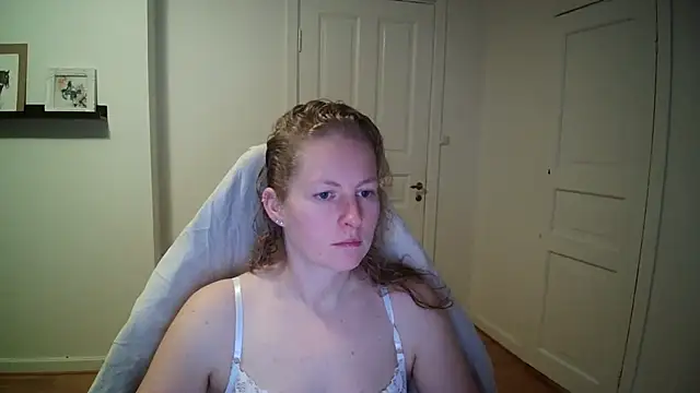 Girlnina-1995 online show from October 30, 9:29 am