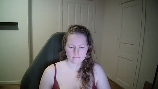 Snapshot of Girlnina-1995 chatting on February 17, 9:10 pm Girlnina-1995 online show from February 17, 9:10 pm