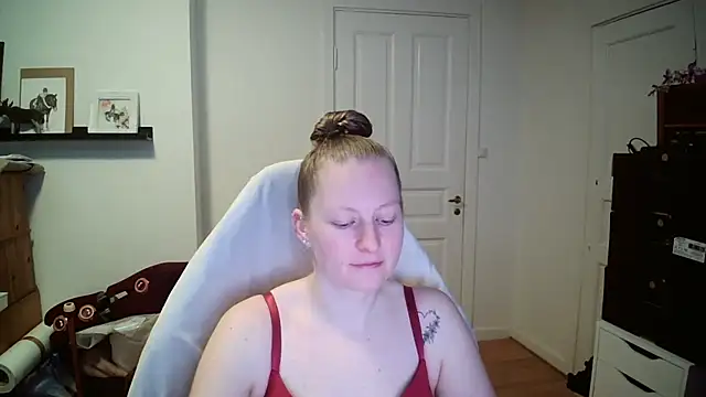 Girlnina-1995 online show from February 19, 10:12 am