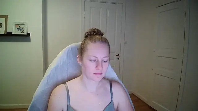 Girlnina-1995 online show from November 6, 11:36 am