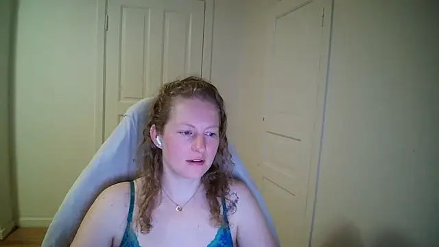 Girlnina-1995 online show from March 23, 9:14 pm