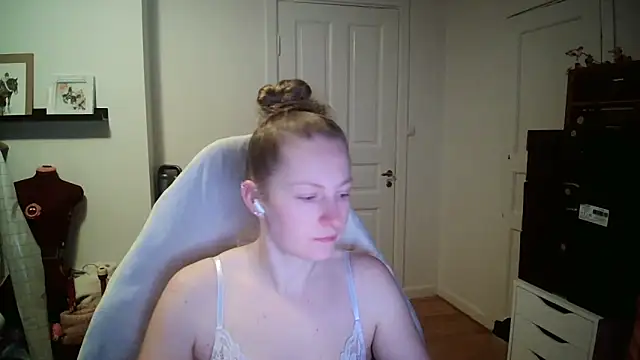 Girlnina-1995 online show from December 18, 10:08 am