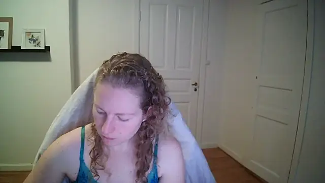 Girlnina-1995 online show from November 4, 8:51 am