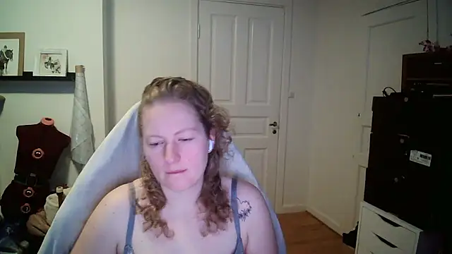 Girlnina-1995 online show from January 8, 10:10 am