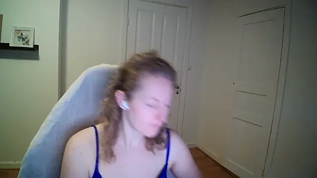 Girlnina-1995 online show from December 3, 10:36 am