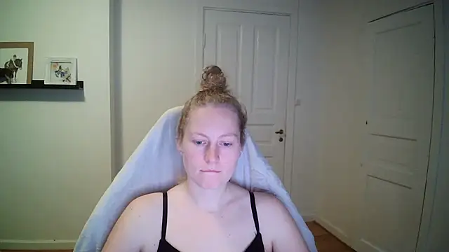 Girlnina-1995 online show from October 21, 11:20 am