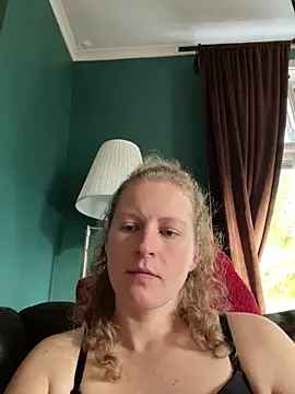 Girlnina-1995 online show from October 23, 1:32 pm