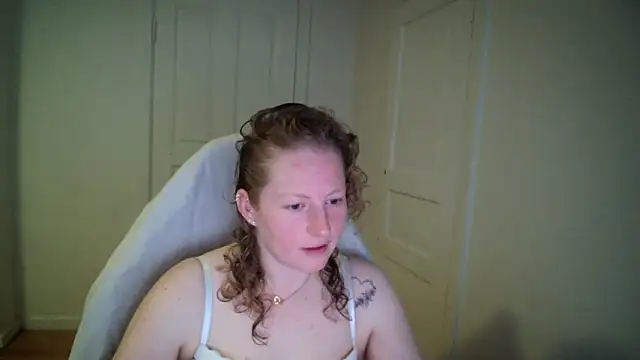 Girlnina-1995 online show from April 20, 5:54 am