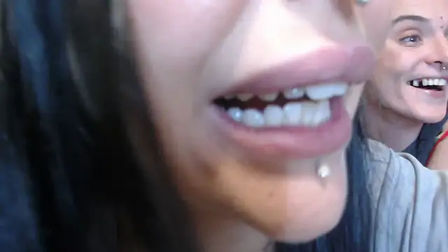 Snapshot of Masha_Real_84 chatting on October 18, 9:06 pm Masha Real 84 online show from October 18, 9:06 pm