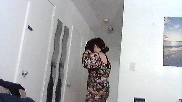 Snapshot of denisejane chatting on September 18, 5:21 am denisejane online show from September 18, 5:21 am