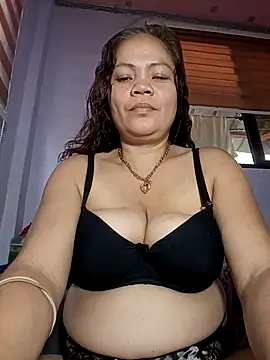 hotbabes163 online show from April 19, 7:31 am