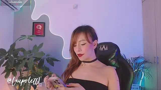 Snapshot of LauPolett chatting on September 28, 2:51 am LauPolett online show from September 28, 2:51 am