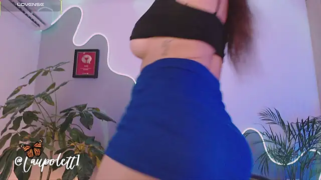 Snapshot of LauPolett chatting on November 9, 1:42 am LauPolett online show from November 9, 1:42 am