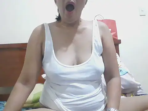 Snapshot of ASIANFUL chatting on June 3, 7:29 pm ASIANFUL online show from June 3, 7:29 pm