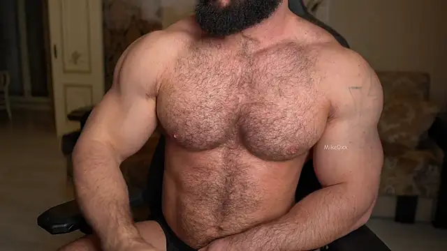 Snapshot of mike0xx chatting on October 26, 2:45 am mike0xx online show from October 26, 2:45 am