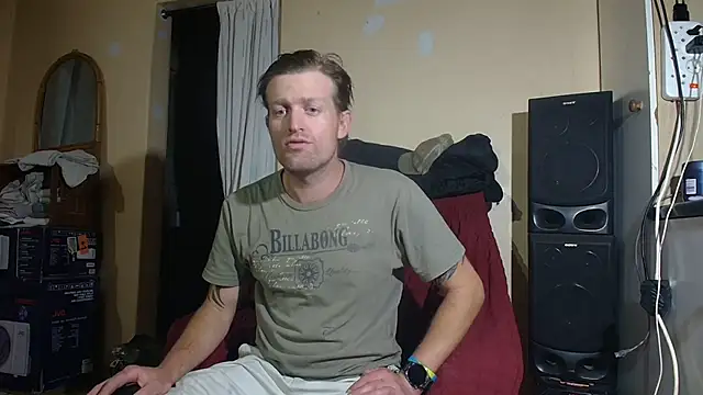 Snapshot of the-billy-blue chatting on June 18, 7:19 pm the-billy-blue online show from June 18, 7:19 pm