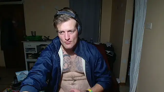 Snapshot of the-billy-blue chatting on July 17, 1:58 am the-billy-blue online show from July 17, 1:58 am
