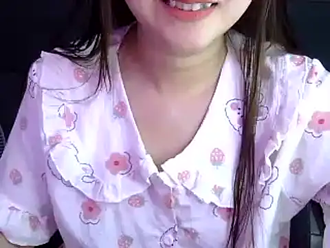 Snapshot of Bee_2k chatting on November 26, 4:56 am Bee 2k online show from November 26, 4:56 am