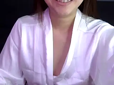 Snapshot of Bee_2k chatting on October 29, 4:33 am Bee 2k online show from October 29, 4:33 am