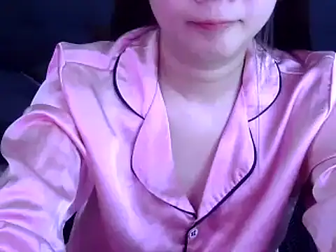 Snapshot of Bee_2k chatting on July 11, 4:13 am Bee 2k online show from July 11, 4:13 am
