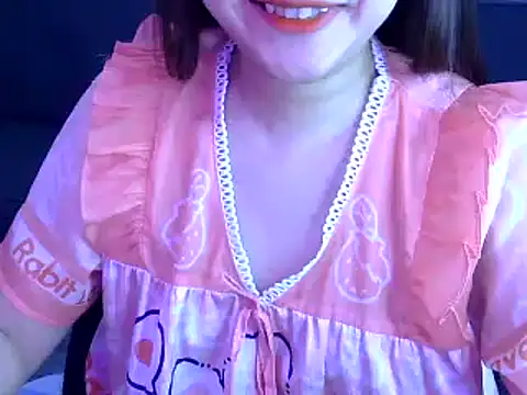 Snapshot of Bee_2k chatting on November 7, 4:50 am Bee 2k online show from November 7, 4:50 am