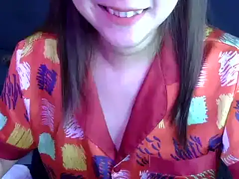 Snapshot of Bee_2k chatting on November 20, 4:57 am Bee 2k online show from November 20, 4:57 am