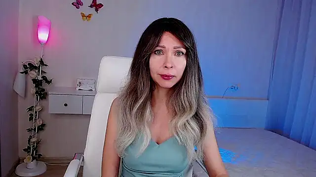 Snapshot of wendifoste chatting on November 14, 6:44 pm wendifoste online show from November 14, 6:44 pm