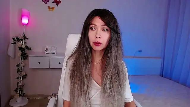 Snapshot of wendifoste chatting on November 17, 6:34 pm wendifoste online show from November 17, 6:34 pm