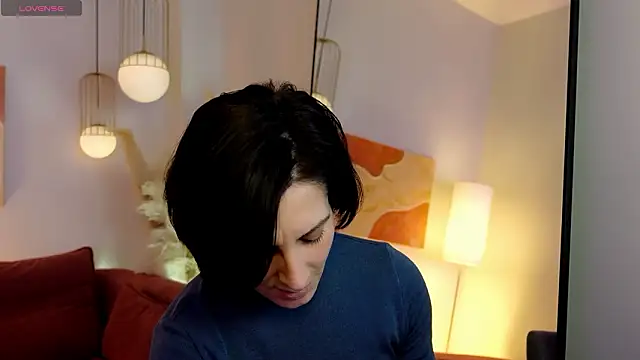 LorenDaze online show from February 16, 1:43 pm