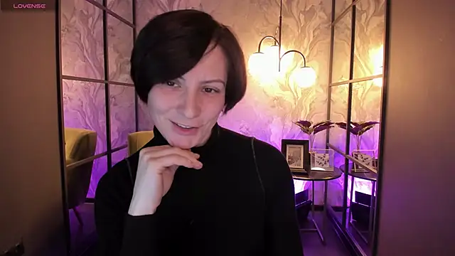 LorenDaze online show from February 13, 7:41 am