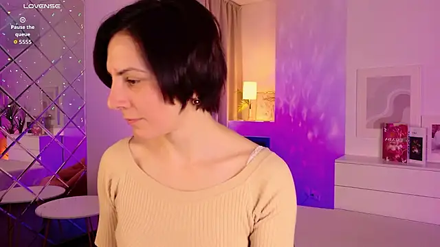 LorenDaze online show from March 9, 5:55 am