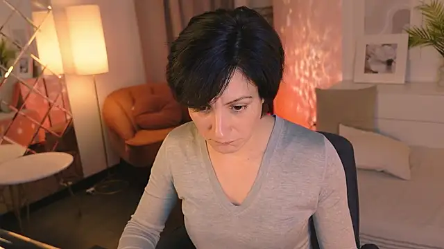 LorenDaze online show from December 17, 6:40 am