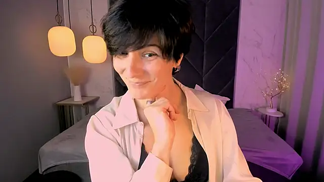 Snapshot of LorenDaze chatting on October 18, 1:57 pm LorenDaze online show from October 18, 1:57 pm