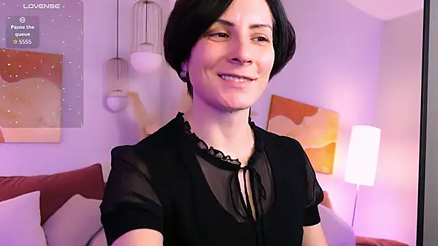 LorenDaze online show from February 18, 2:02 pm