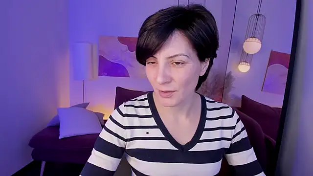 LorenDaze online show from December 22, 7:52 am