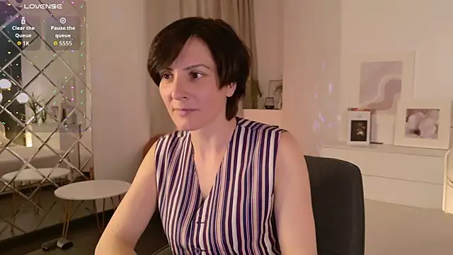 Snapshot of LorenDaze chatting on June 26, 6:41 am LorenDaze online show from June 26, 6:41 am