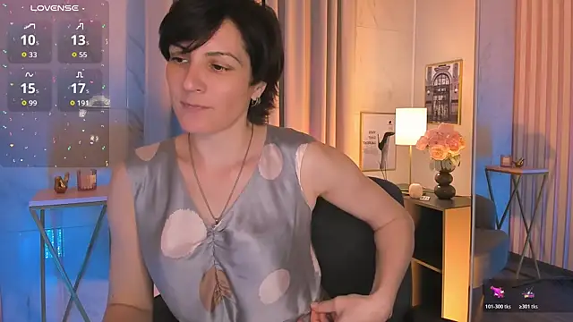 Snapshot of LorenDaze chatting on June 20, 1:49 pm LorenDaze online show from June 20, 1:49 pm