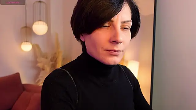 LorenDaze online show from February 12, 7:41 am