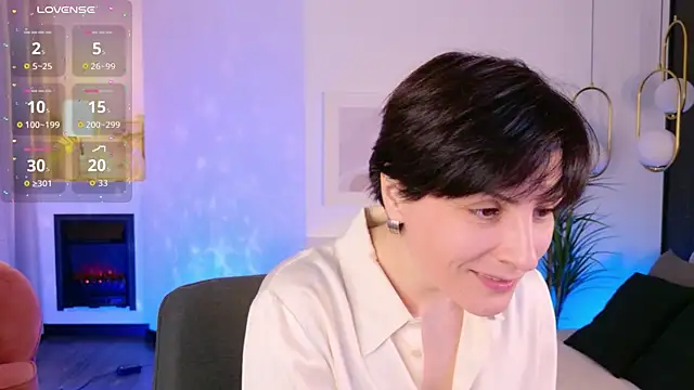 LorenDaze online show from April 4, 1:50 pm