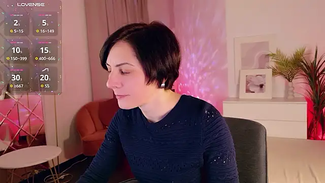 LorenDaze online show from February 5, 7:59 am