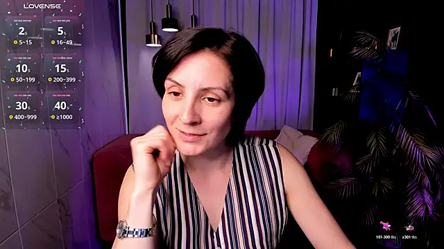 Snapshot of LorenDaze chatting on June 25, 2:11 pm LorenDaze online show from June 25, 2:11 pm