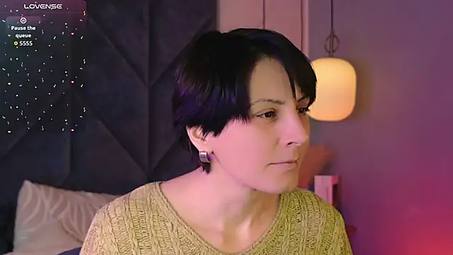 LorenDaze online show from April 15, 6:08 am